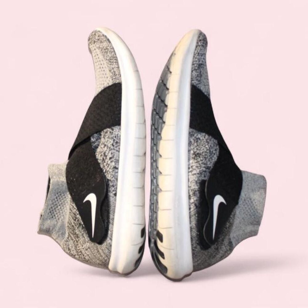 Nike Women's Black and Grey Trainers